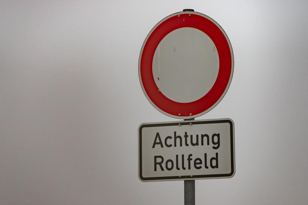 Frankfurt Airport: Achtung Rollfeld |