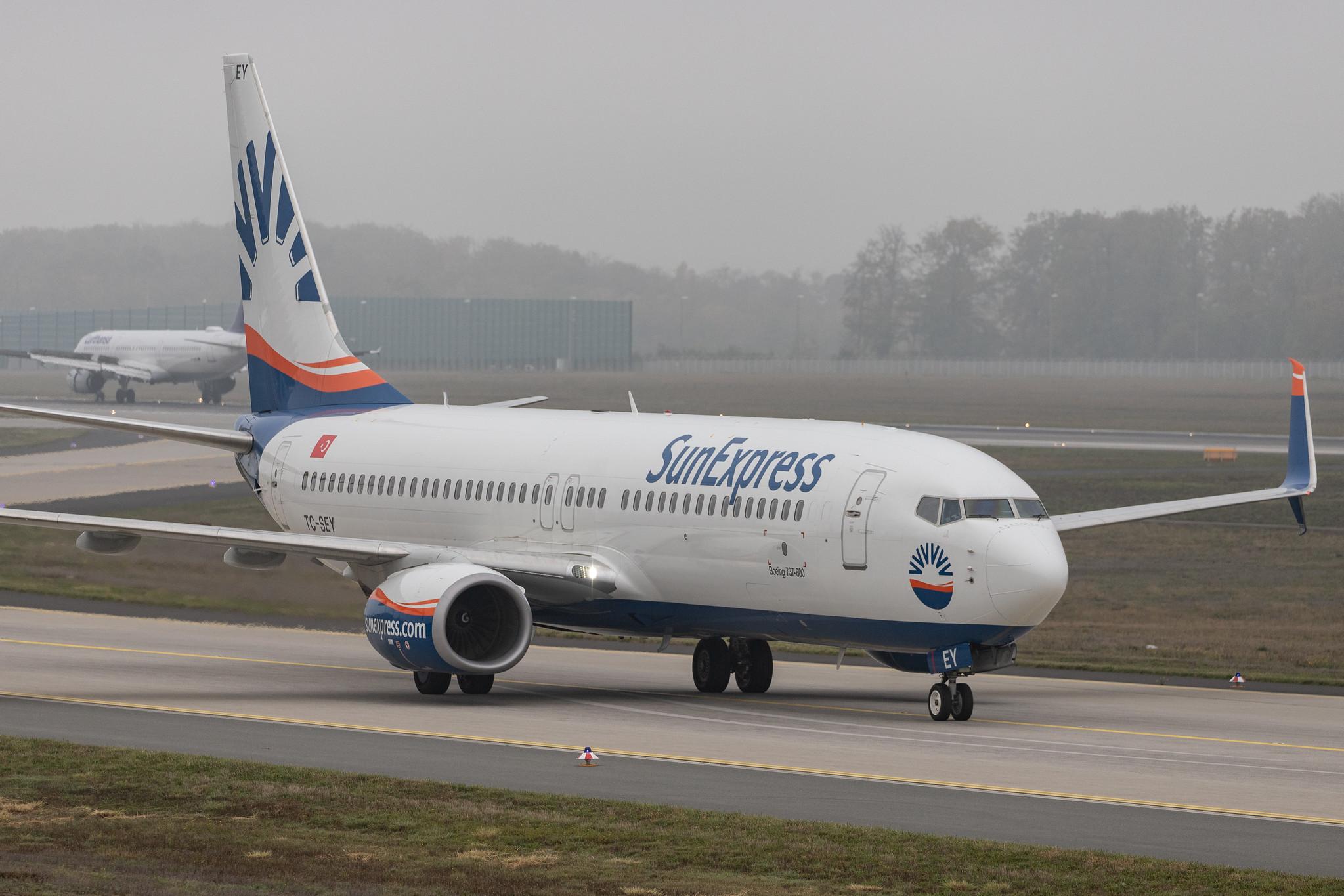 Frankfurt Airport: SunExpress (XQ / SXS) |  Boeing 737-8HC B738 | TC-SEY | MSN 61182