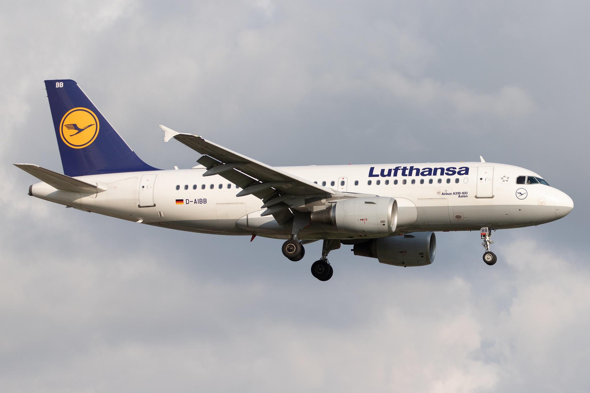 Hamburg Airport: Lufthansa (LH / DLH) |  Airbus A319-112 A319 | D-AIBB | MSN 4182