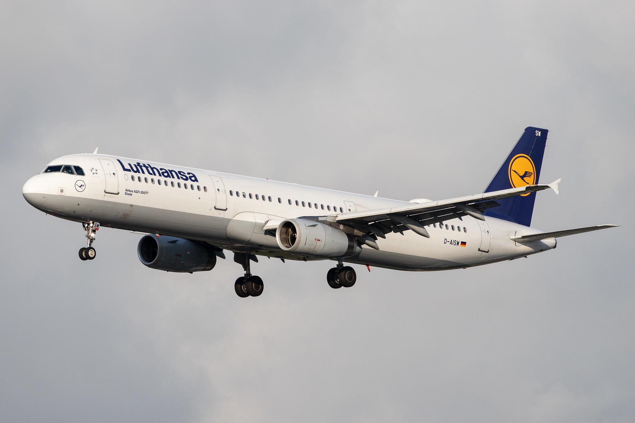 Hamburg Airport: Lufthansa (LH / DLH) |  Airbus A321-231 A321 | D-AISW | MSN 4054