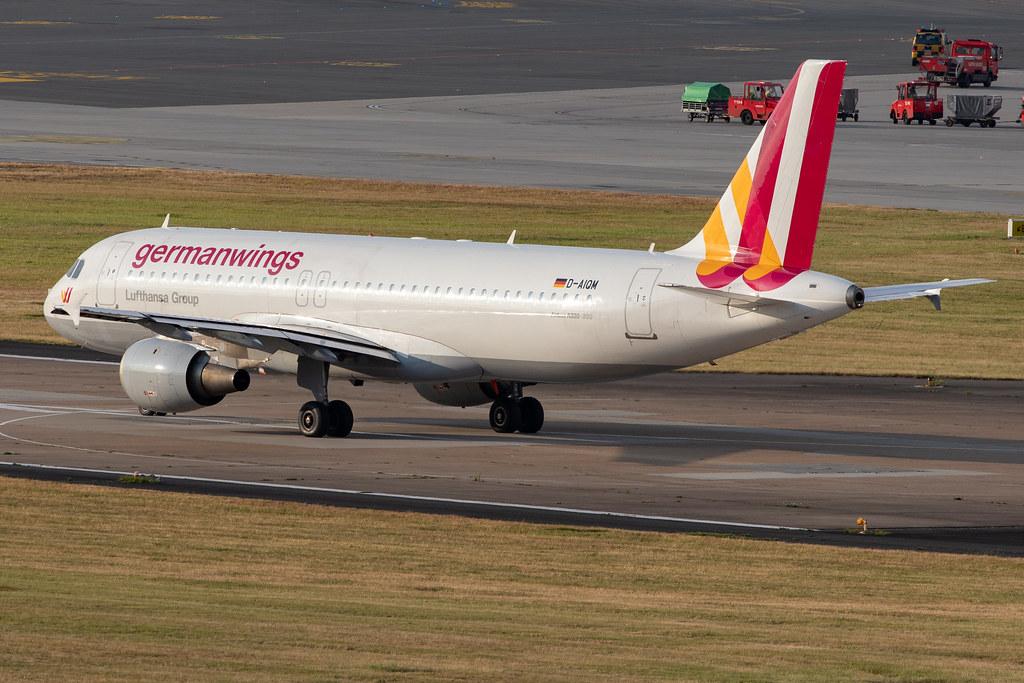Hamburg Airport: Eurowings (EW / EWG) | Operator: Germanwings |  Airbus A320-211 A320 | D-AIQM | MSN 0268