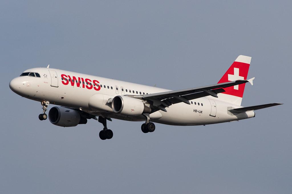 London Heathrow Airport: Swiss (LX / SWR) |  Airbus A320-214 A320 | HB-IJK | MSN 0596