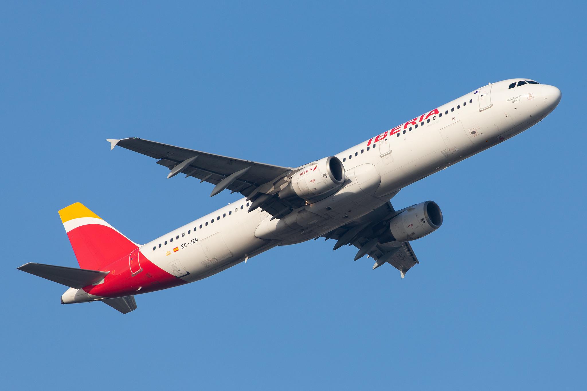 London Heathrow Airport: Iberia (IB / IBE) |  Airbus A321-212 A321 | EC-JZM | MSN 2996