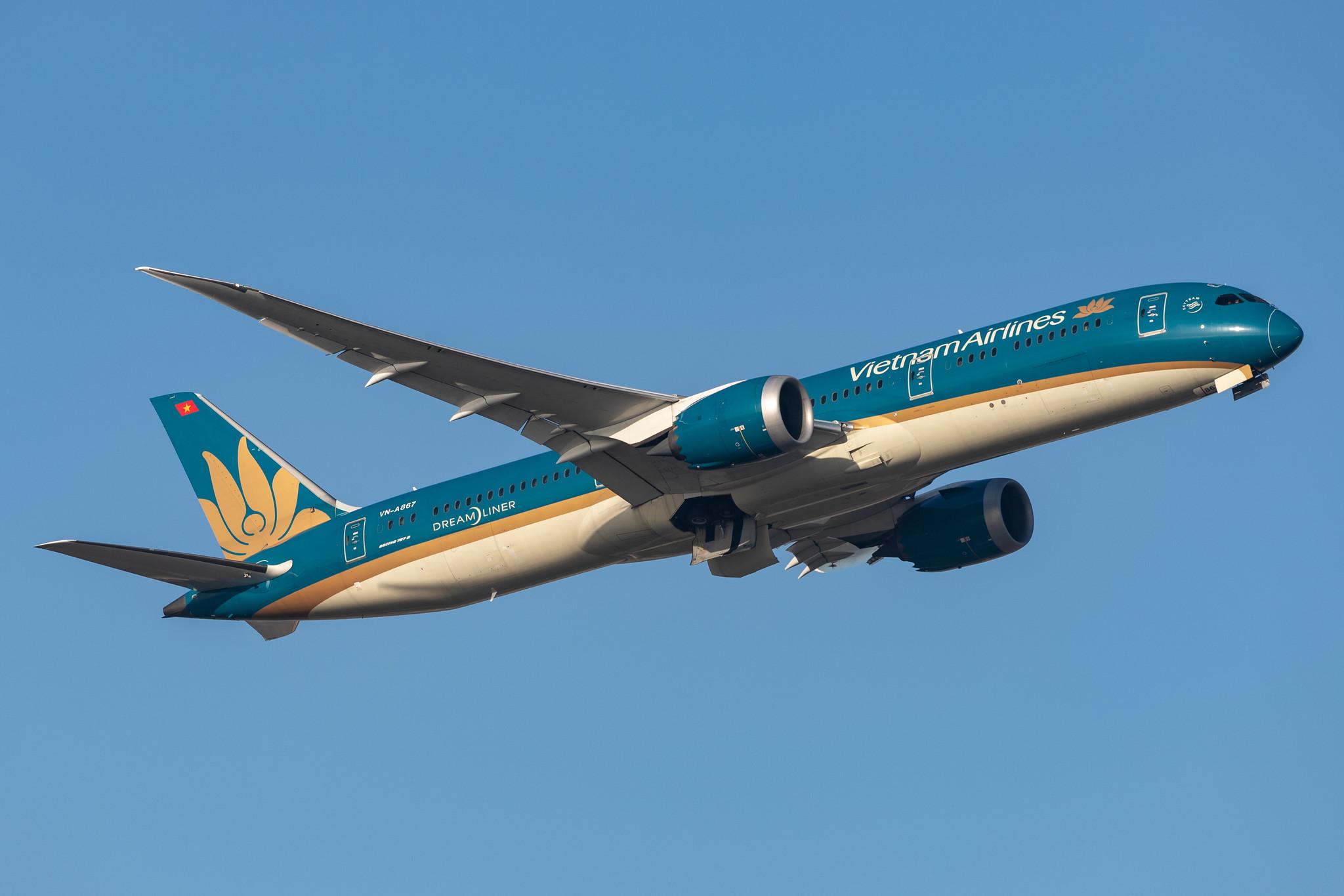 London Heathrow Airport: Vietnam Airlines (VN / HVN) |  Boeing 787-9 Dreamliner B789 | VN-A867 | MSN 39287