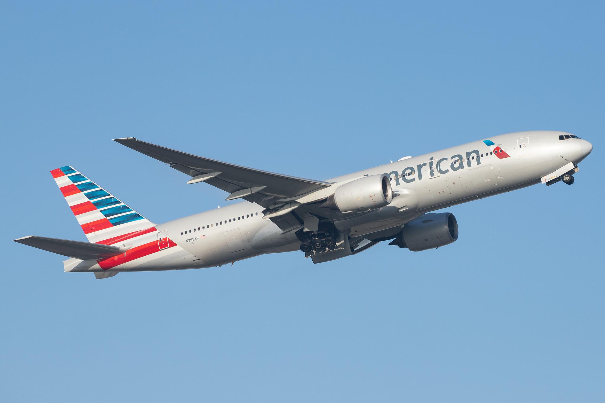 London Heathrow Airport: American Airlines (AA / AAL) |  Boeing 777-223(ER) B772 | N758AN | MSN 32637