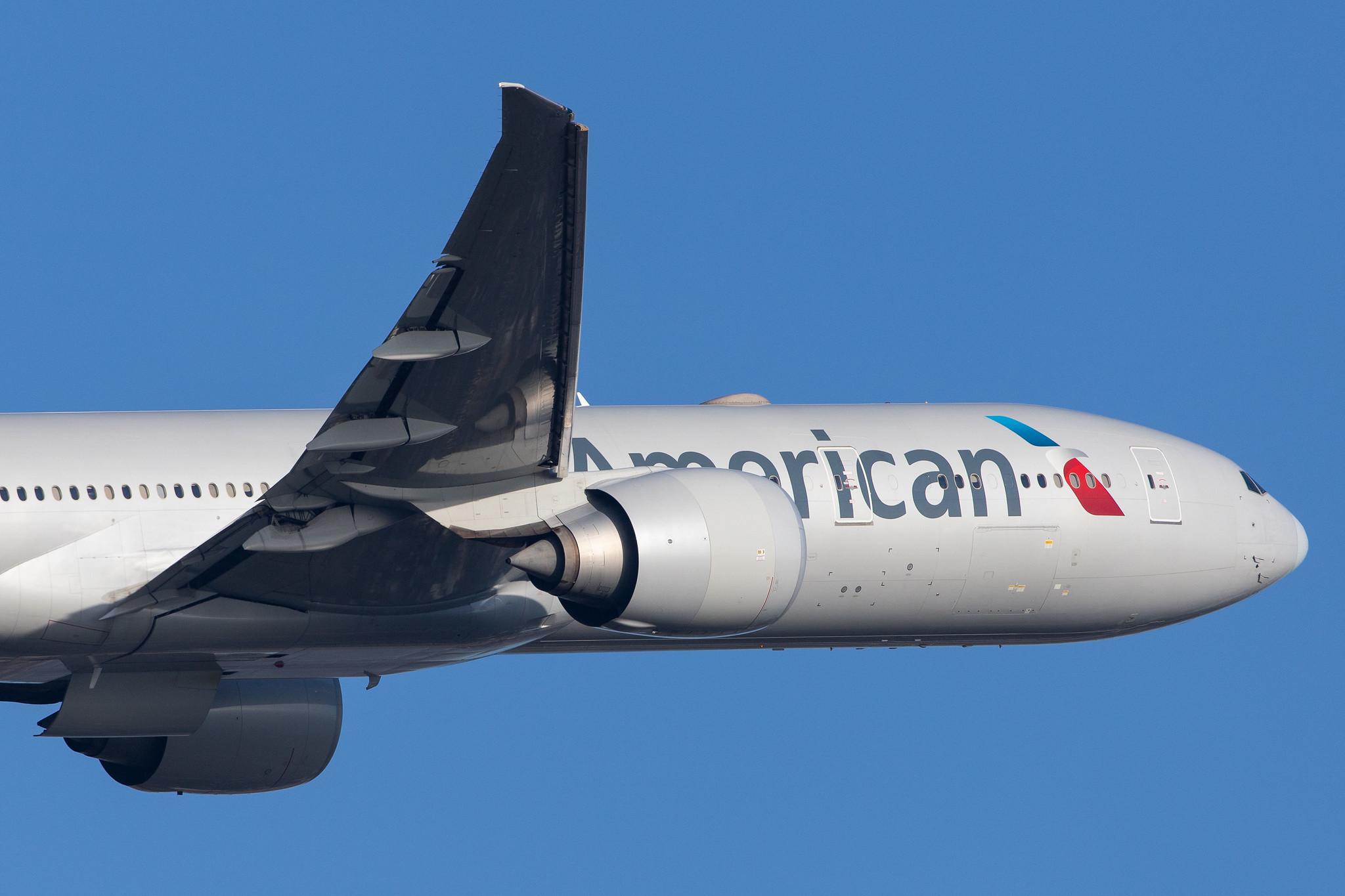 London Heathrow Airport: American Airlines (AA / AAL) |  Boeing 777-323(ER) B77W | N731AN | MSN 33523