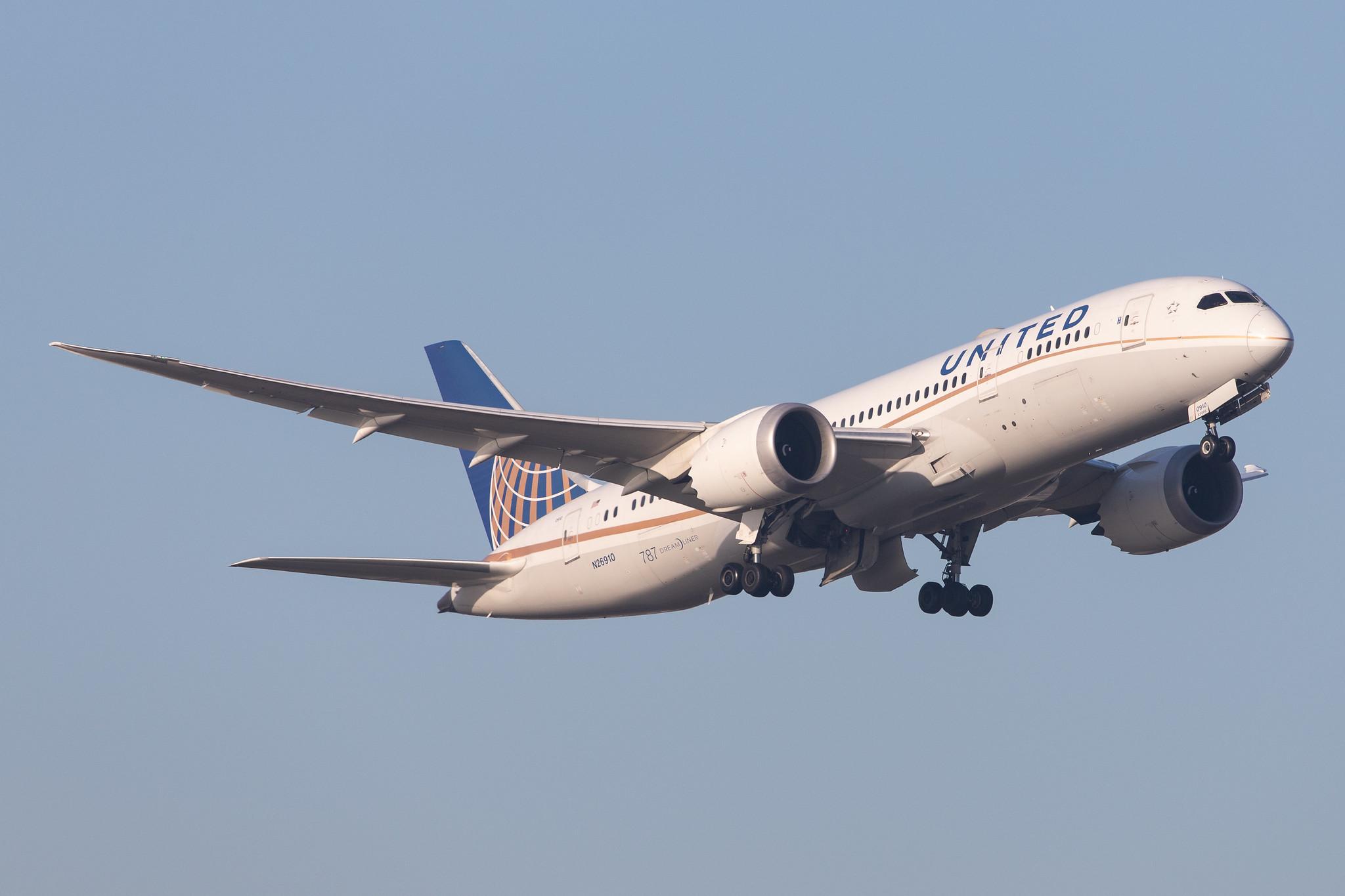 London Heathrow Airport: United Airlines (UA / UAL) |  Boeing 787-8 Dreamliner B788 | N26910 | MSN 34826