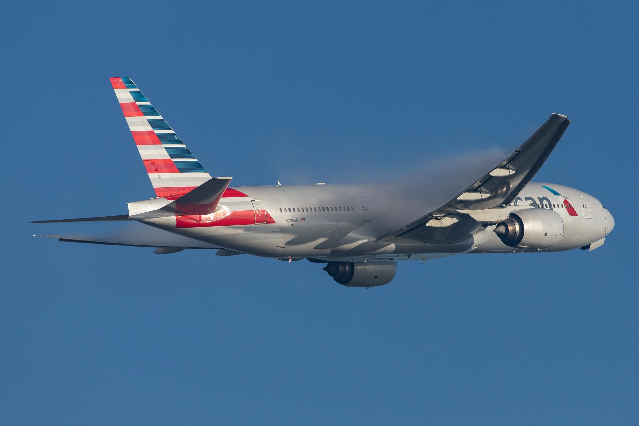London Heathrow Airport: American Airlines (AA / AAL) |  Boeing 777-223(ER) B772 | N786AN | MSN 30250
