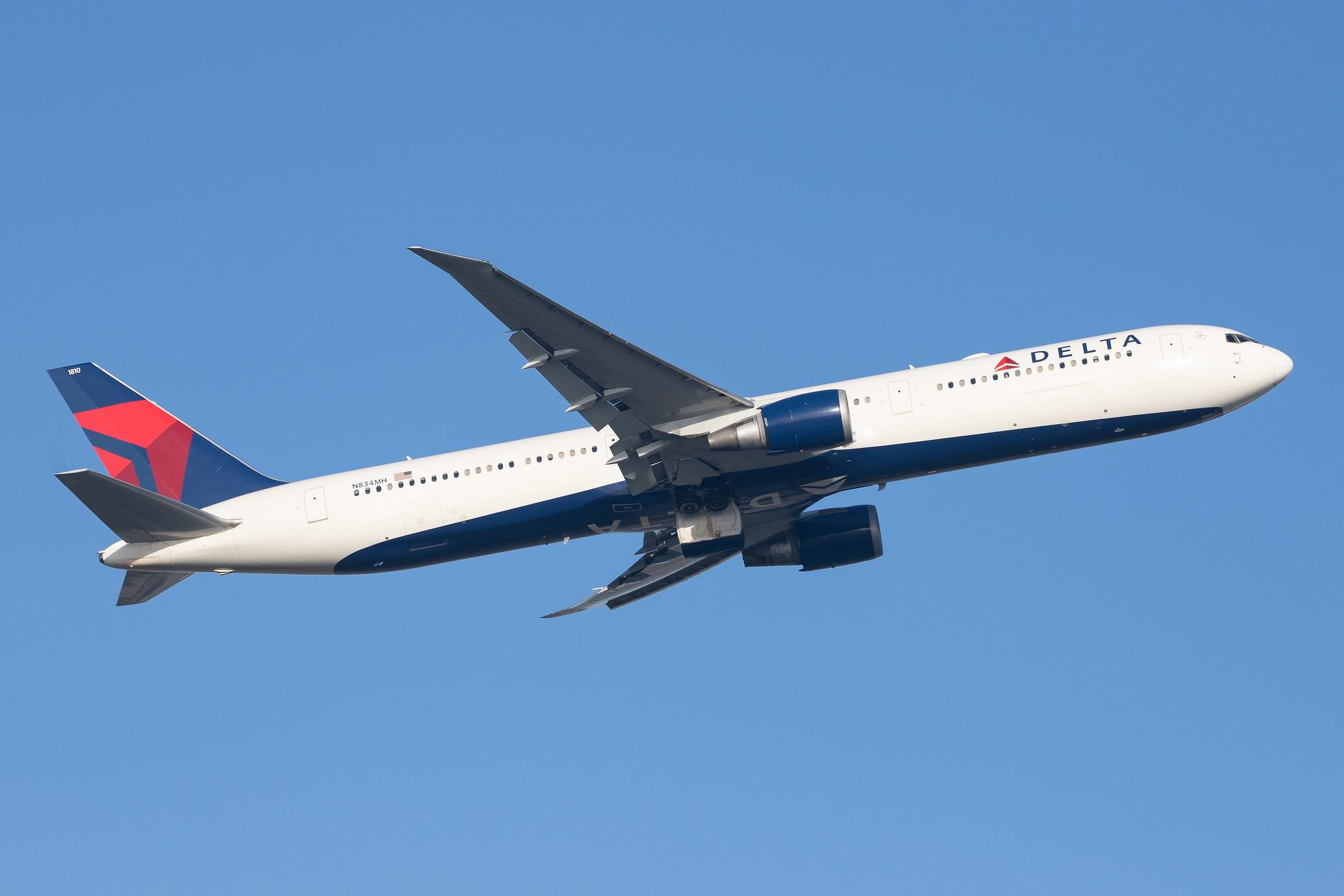 London Heathrow Airport: Delta Air Lines (DL / DAL) |  Boeing 767-432(ER) B764 | N834MH | MSN 29707