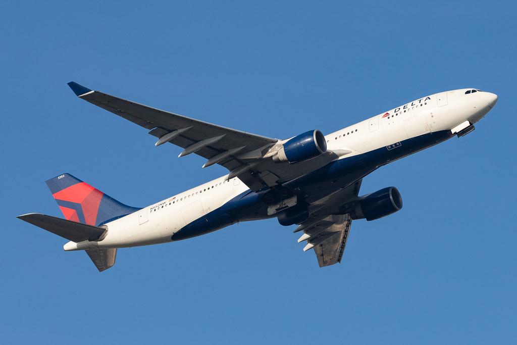 London Heathrow Airport: Delta Air Lines (DL / DAL) |  Airbus A330-223 A332 | N852NW | MSN 0614