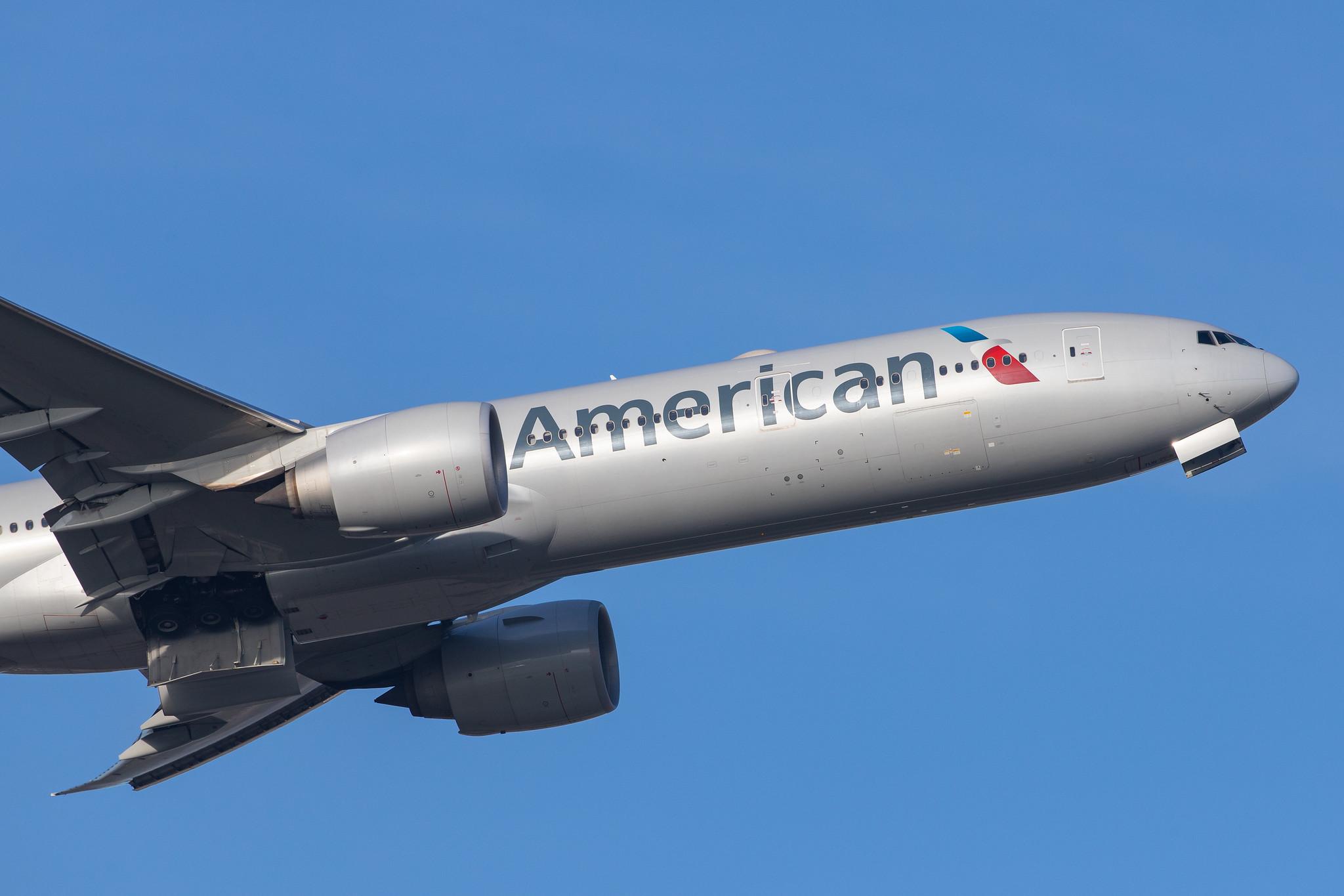London Heathrow Airport: American Airlines (AA / AAL) |  Boeing 777-323(ER) B77W | N736AT | MSN 33538