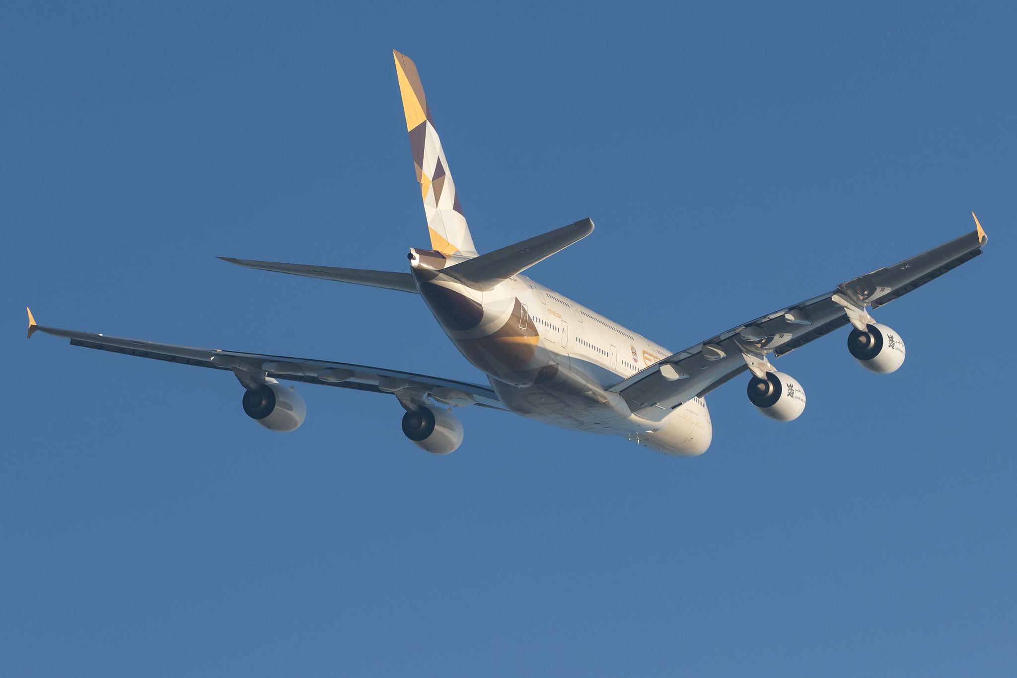 London Heathrow Airport: Etihad Airways (EY / ETD) |  Airbus A380-861 A388 | A6-API | MSN 233