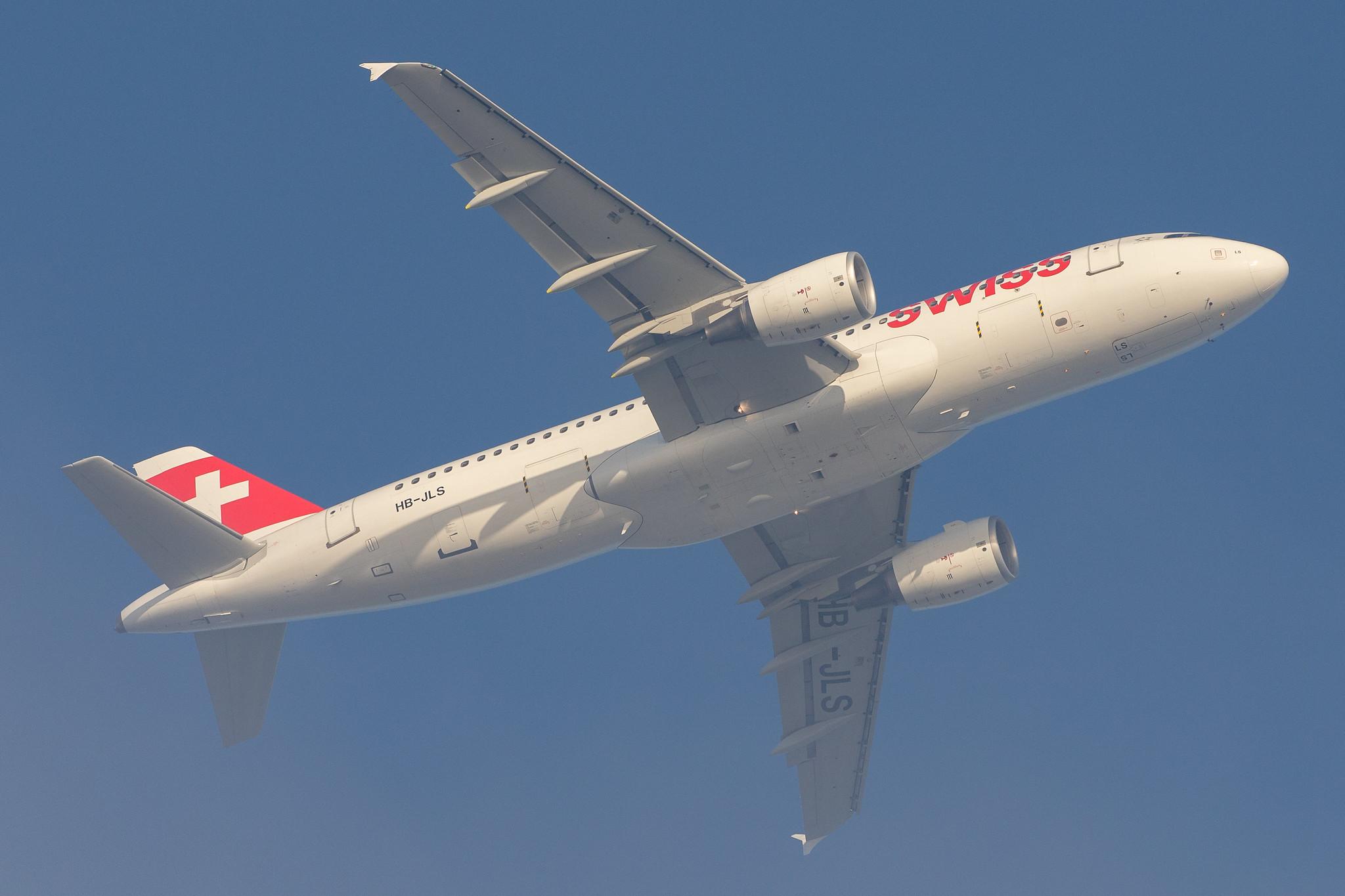 London Heathrow Airport: Swiss (LX / SWR) |  Airbus A320-214 A320 | HB-JLS | MSN 5069