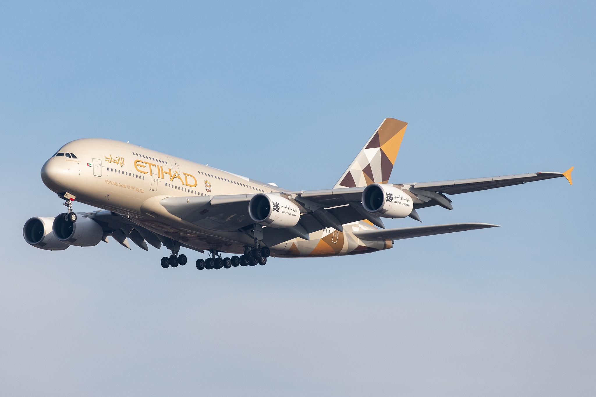 London Heathrow Airport: Etihad Airways (EY / ETD) |  Airbus A380-861 A388 | A6-API | MSN 233