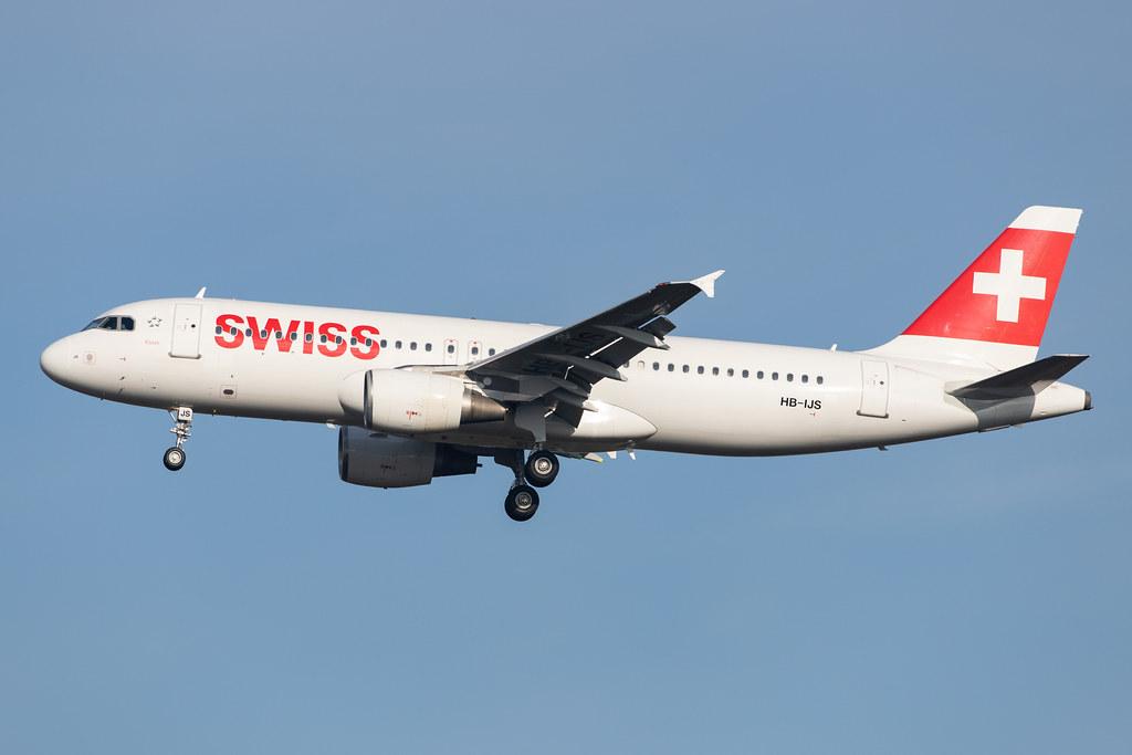London Heathrow Airport: Swiss (LX / SWR) |  Airbus A320-214 A320 | HB-IJS | MSN 0782