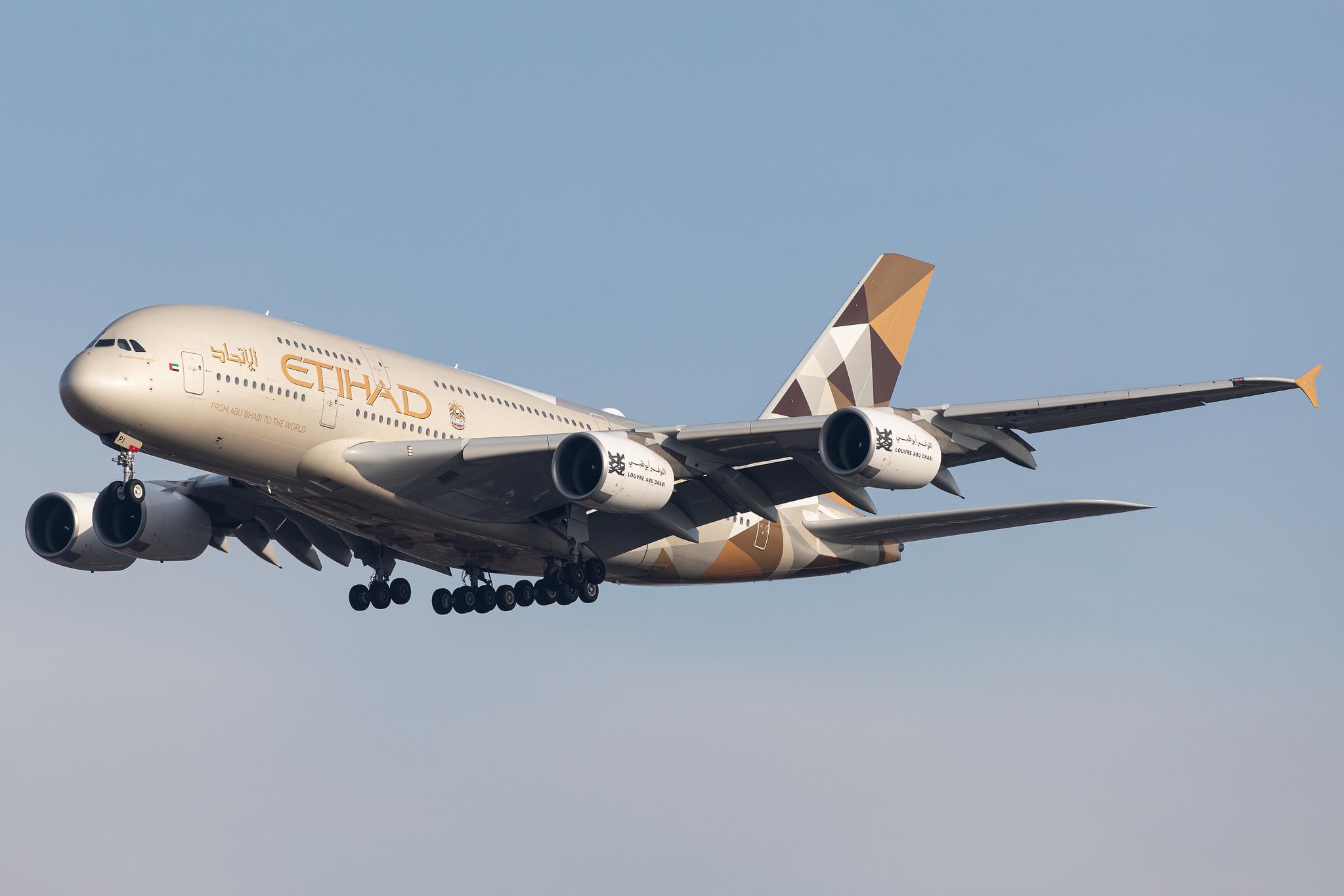 London Heathrow Airport: Etihad Airways (EY / ETD) |  Airbus A380-861 A388 | A6-API | MSN 233