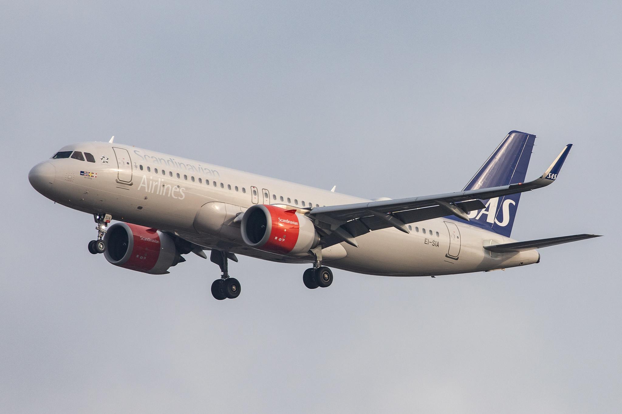London Heathrow Airport: SAS (SK / SAS) | Operator: SAS Ireland |  Airbus A320-251N A20N | EI-SIA | MSN 7897