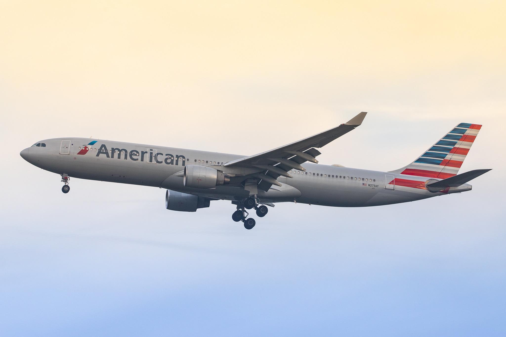 London Heathrow Airport: American Airlines (AA / AAL) |  Airbus A330-323 A333 | N273AY | MSN 0337
