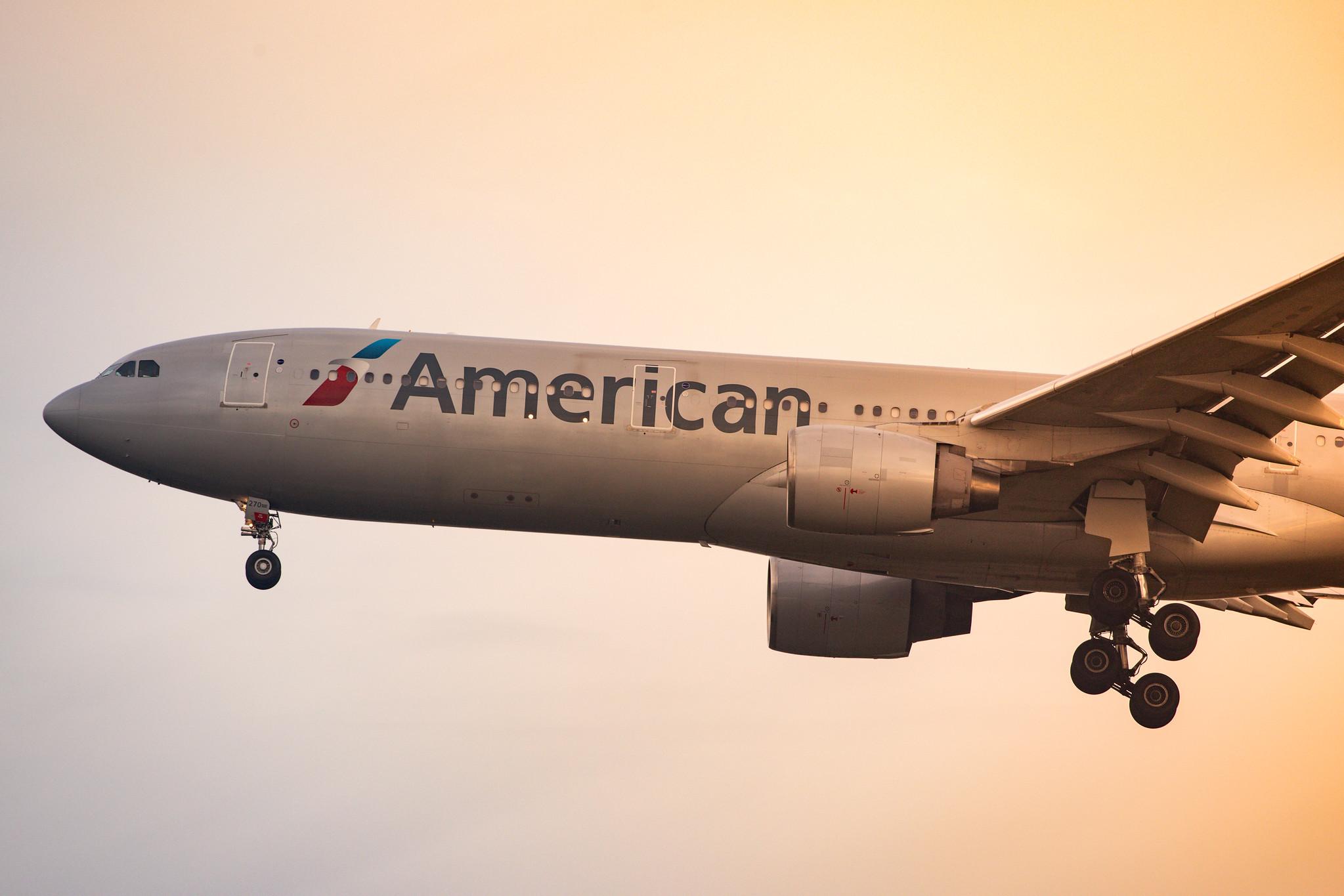 London Heathrow Airport: American Airlines (AA / AAL) |  Airbus A330-323 A333 | N270AY | MSN 0315