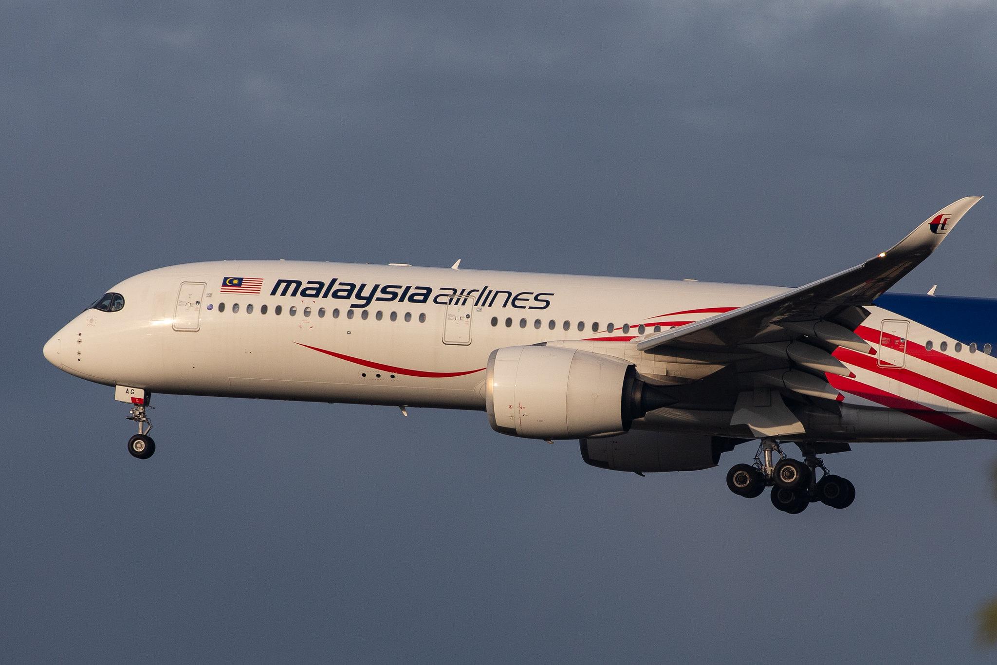 London Heathrow Airport: Malaysia Airlines (MH / MAS) |  Livery: Malaysia Negaraku Livery |  Airbus A350-941 A359 | 9M-MAG | MSN 213