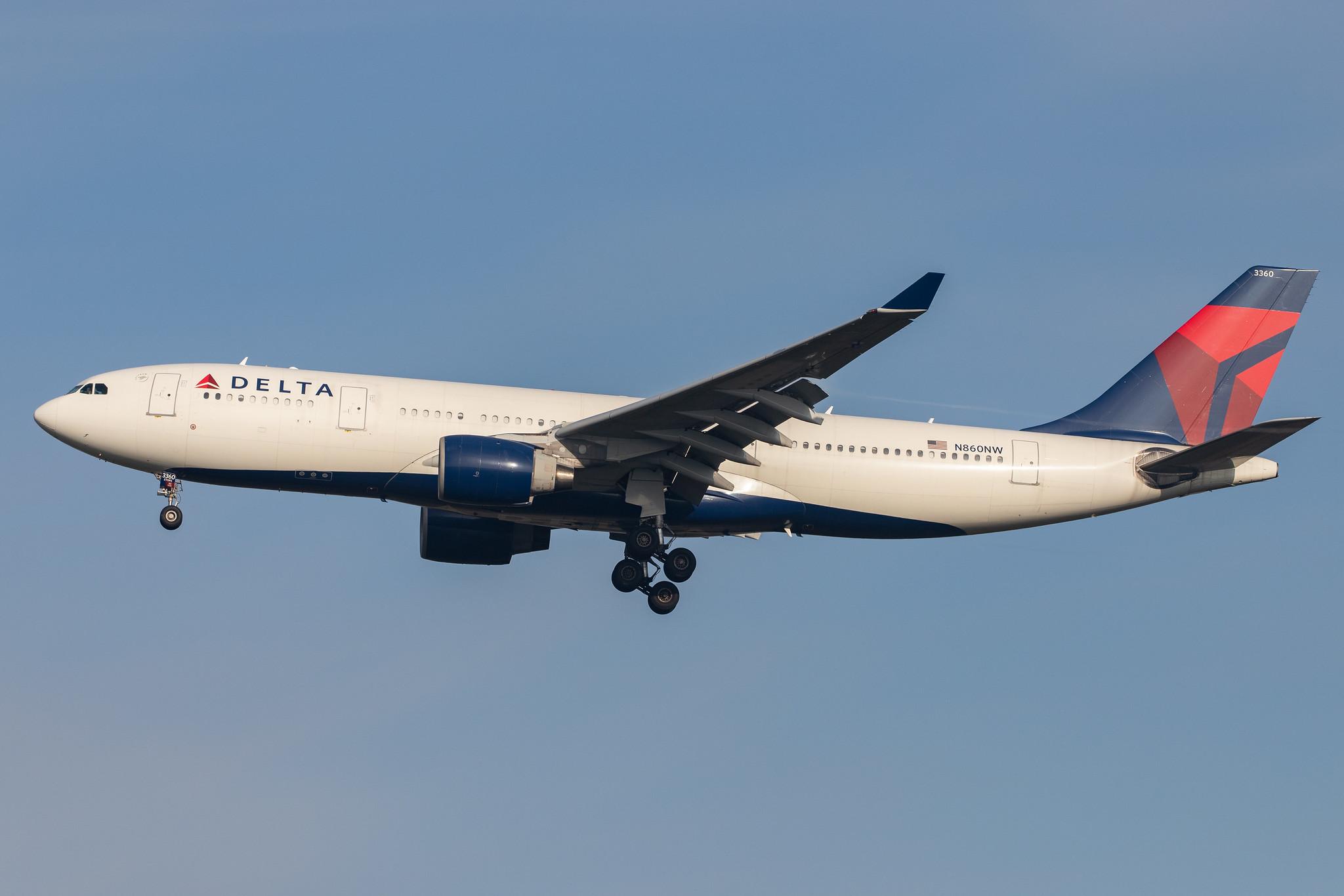 London Heathrow Airport: Delta Air Lines (DL / DAL) |  Airbus A330-223 A332 | N860NW | MSN 0778