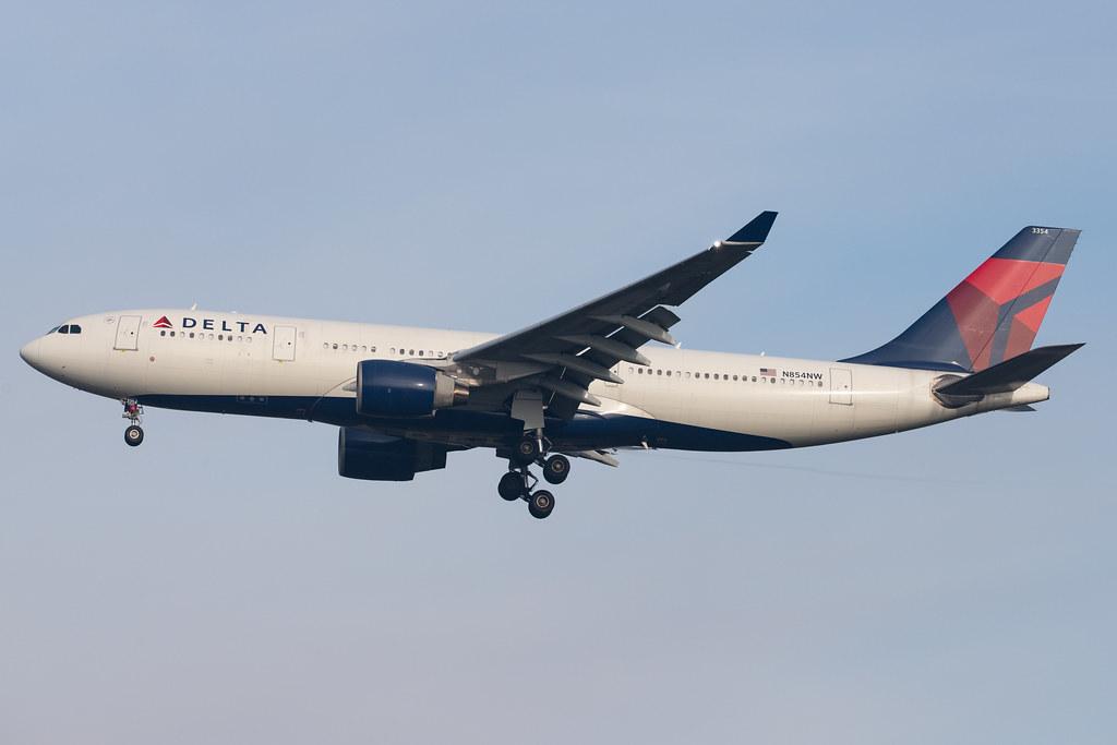 London Heathrow Airport: Delta Air Lines (DL / DAL) |  Airbus A330-223 A332 | N854NW | MSN 0620