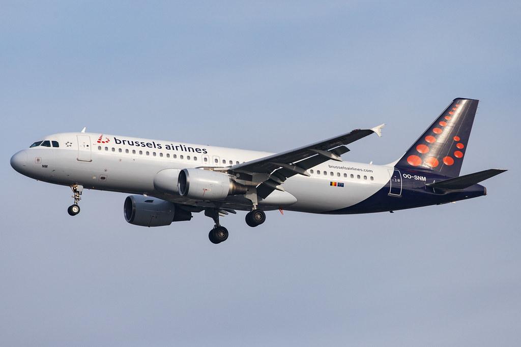 London Heathrow Airport: Brussels Airlines (SN / BEL) |  Airbus A320-214 A320 | OO-SNM | MSN 2003