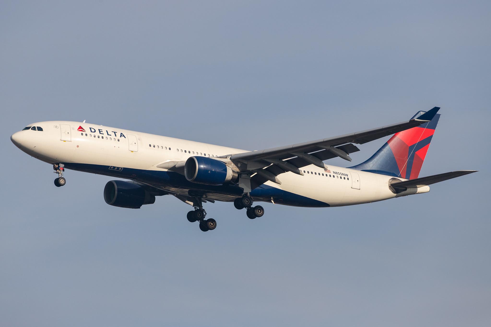 London Heathrow Airport: Delta Air Lines (DL / DAL) |  Airbus A330-223 A332 | N855NW | MSN 0621