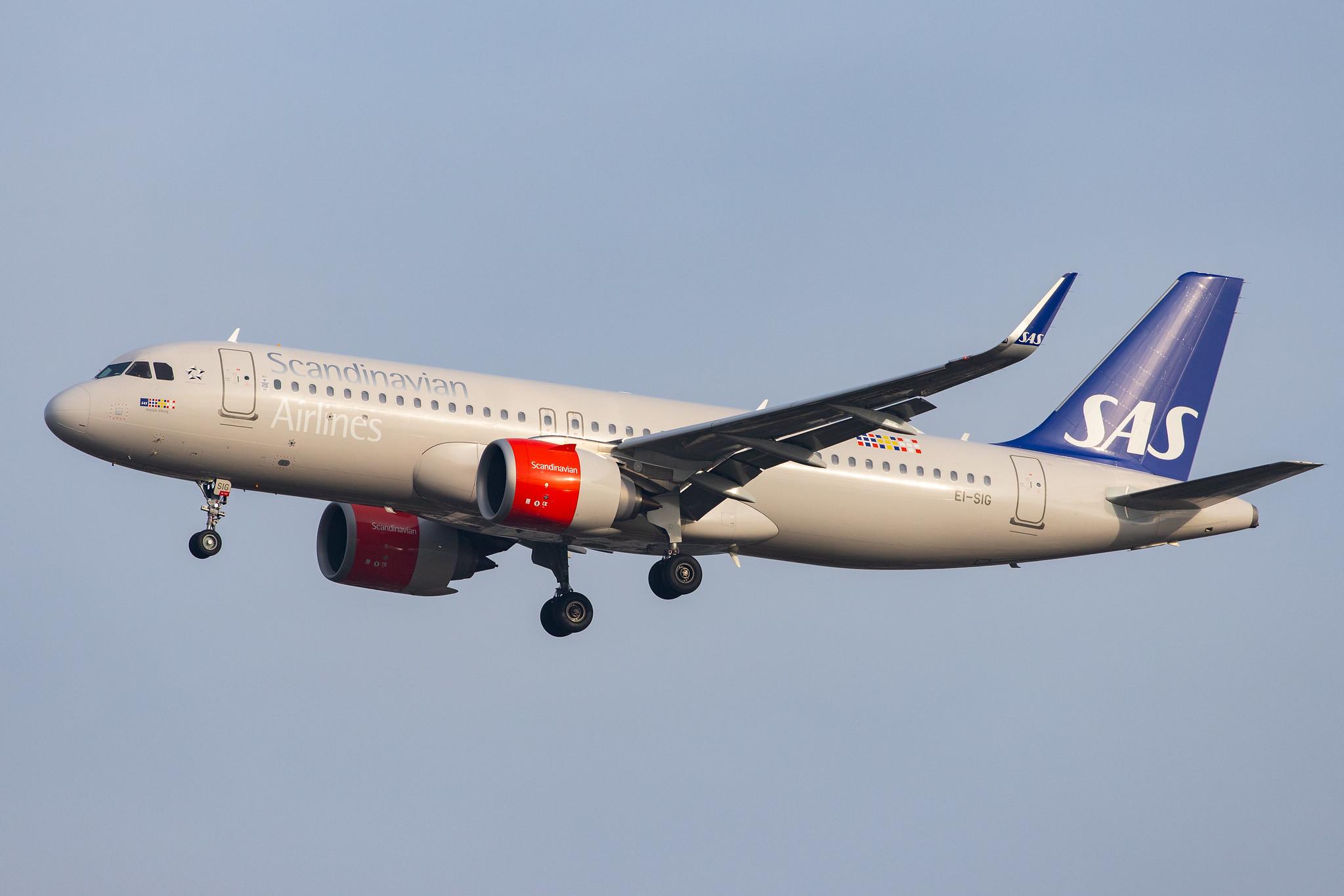 London Heathrow Airport: SAS (SK / SAS) | Operator: SAS Ireland |  Airbus A320-251N A20N | EI-SIG | MSN 8333