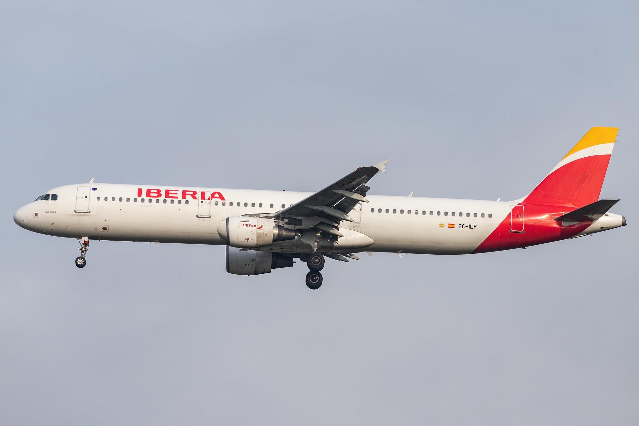London Heathrow Airport: Iberia (IB / IBE) |  Airbus A321-213 A321 | EC-ILP | MSN 1716