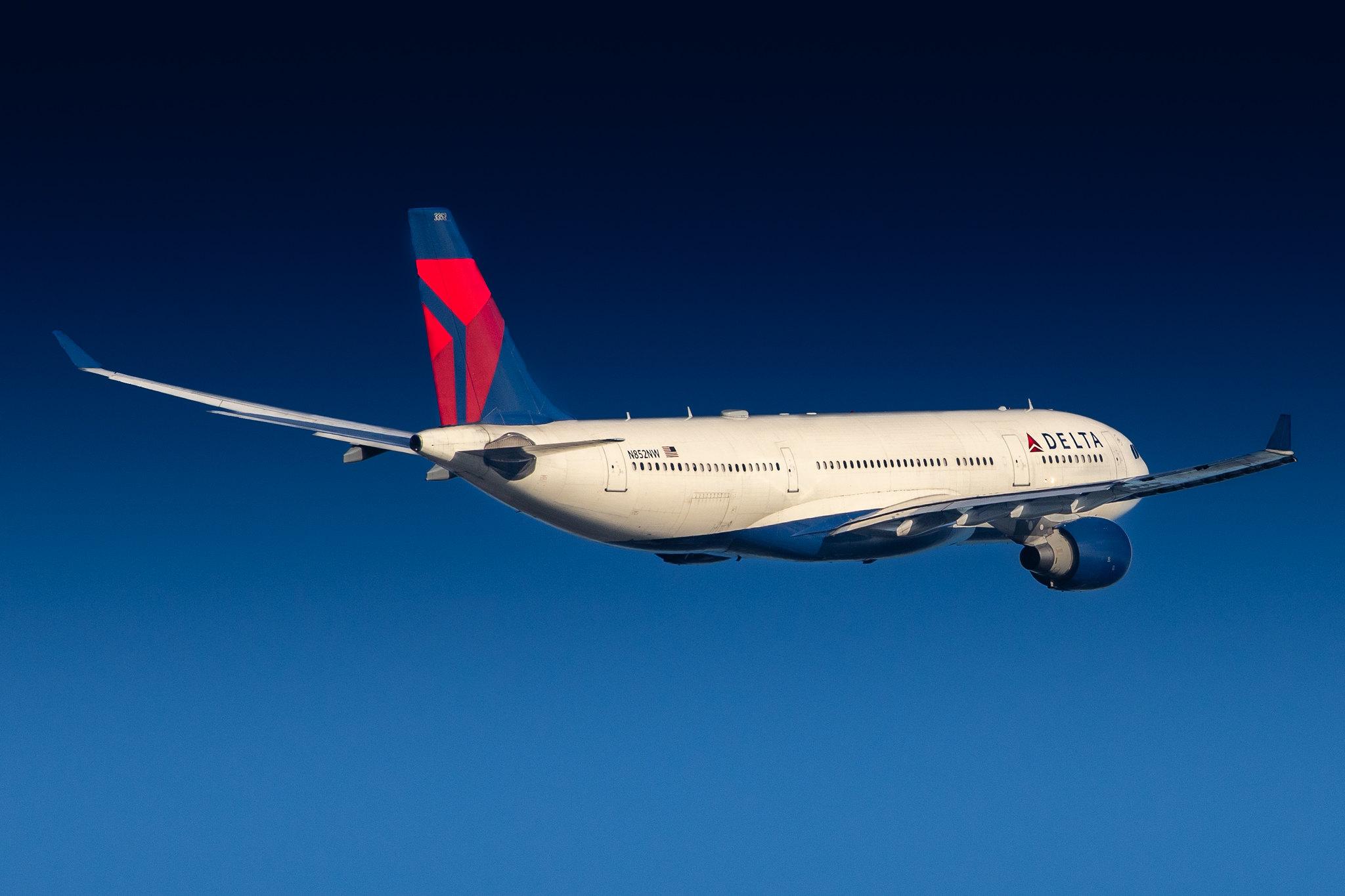 London Heathrow Airport: Delta Air Lines (DL / DAL) |  Airbus A330-223 A332 | N852NW | MSN 0614