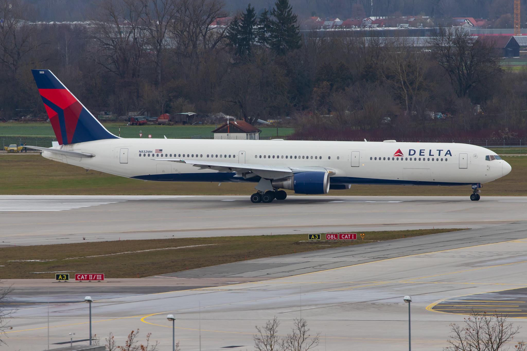 Munich Airport: Delta Air Lines (DL / DAL) |  Boeing 767-432(ER) B764 | N832MH | MSN 29704