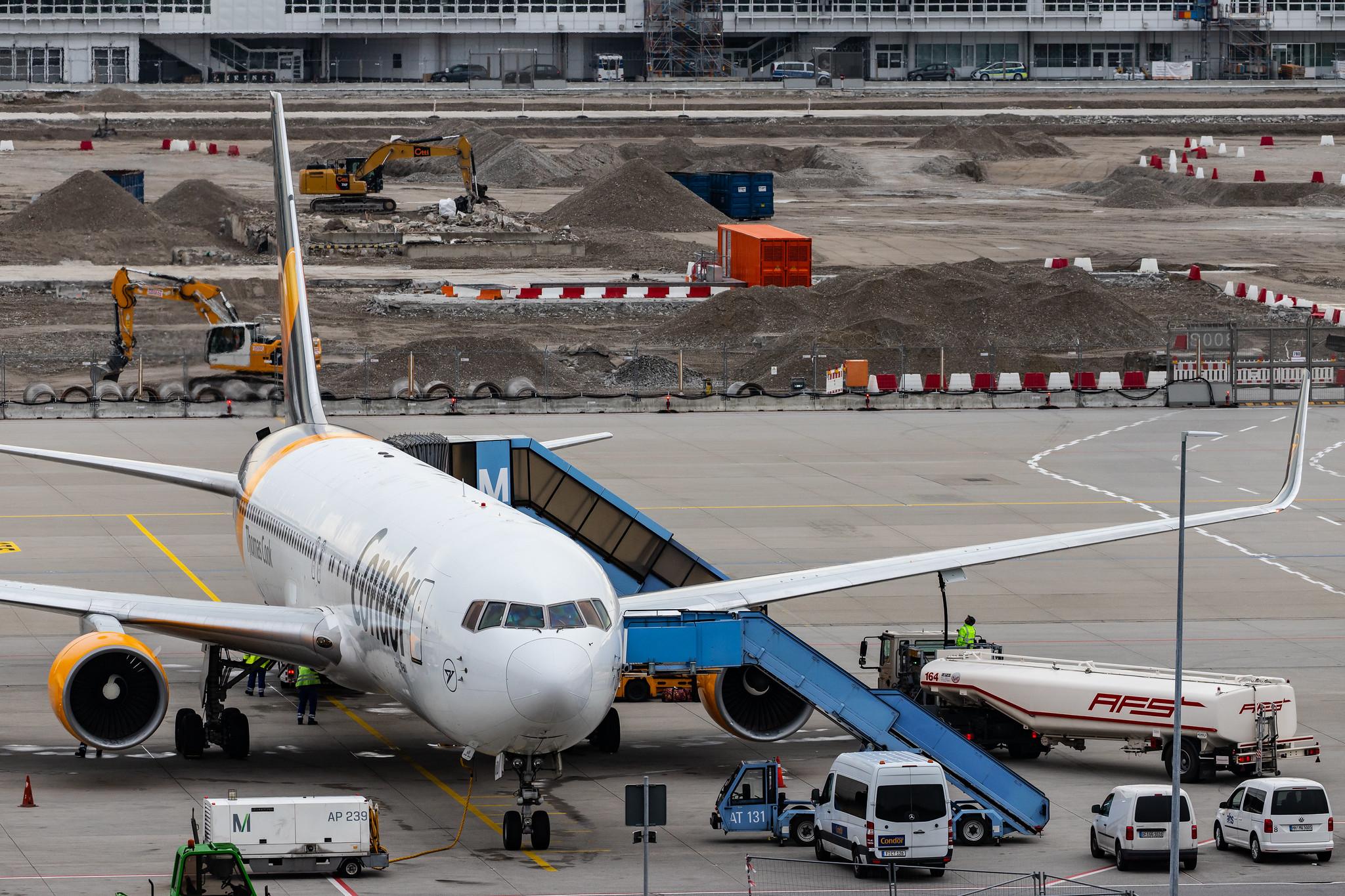 Munich Airport: Condor (DE / CFG) |  Boeing 767-330(ER) B763 | D-ABUD | MSN 26983