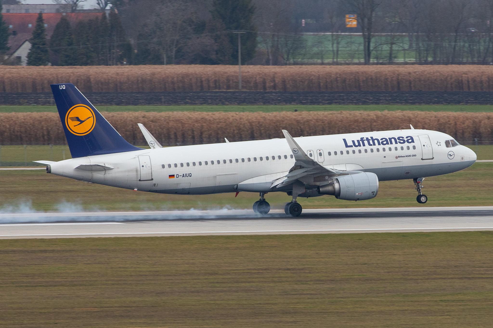 Munich Airport: Lufthansa (LH / DLH) |  Airbus A320-214 A320 | D-AIUX | MSN 7256
