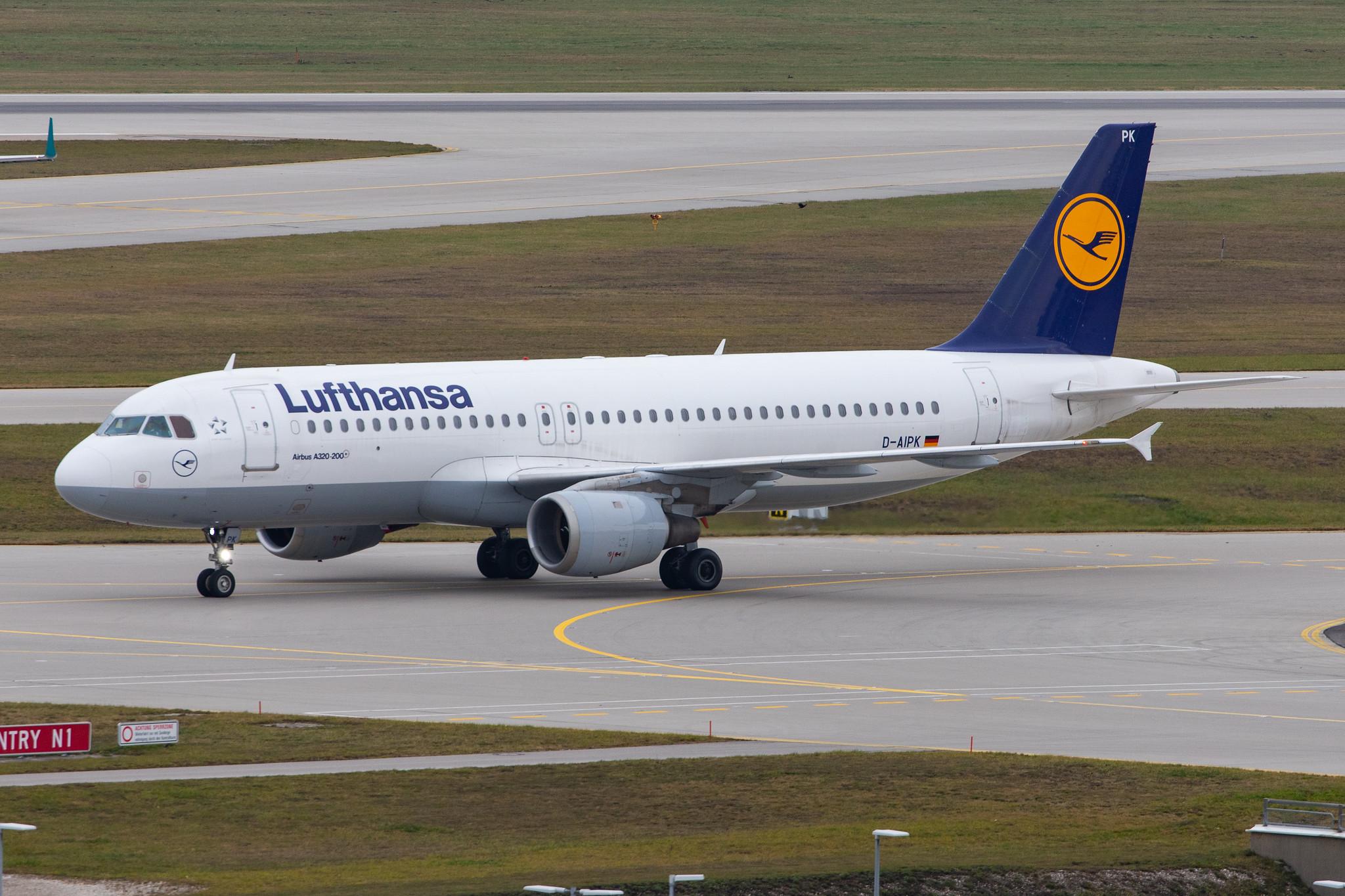 Munich Airport: Lufthansa (LH / DLH) |  Airbus A320-211 A320 | D-AIPK | MSN 0093