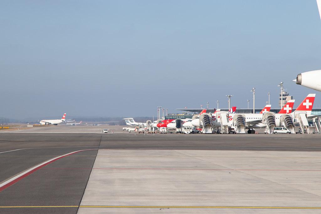 Flughafen Zürich: Vorfeld / Apron |