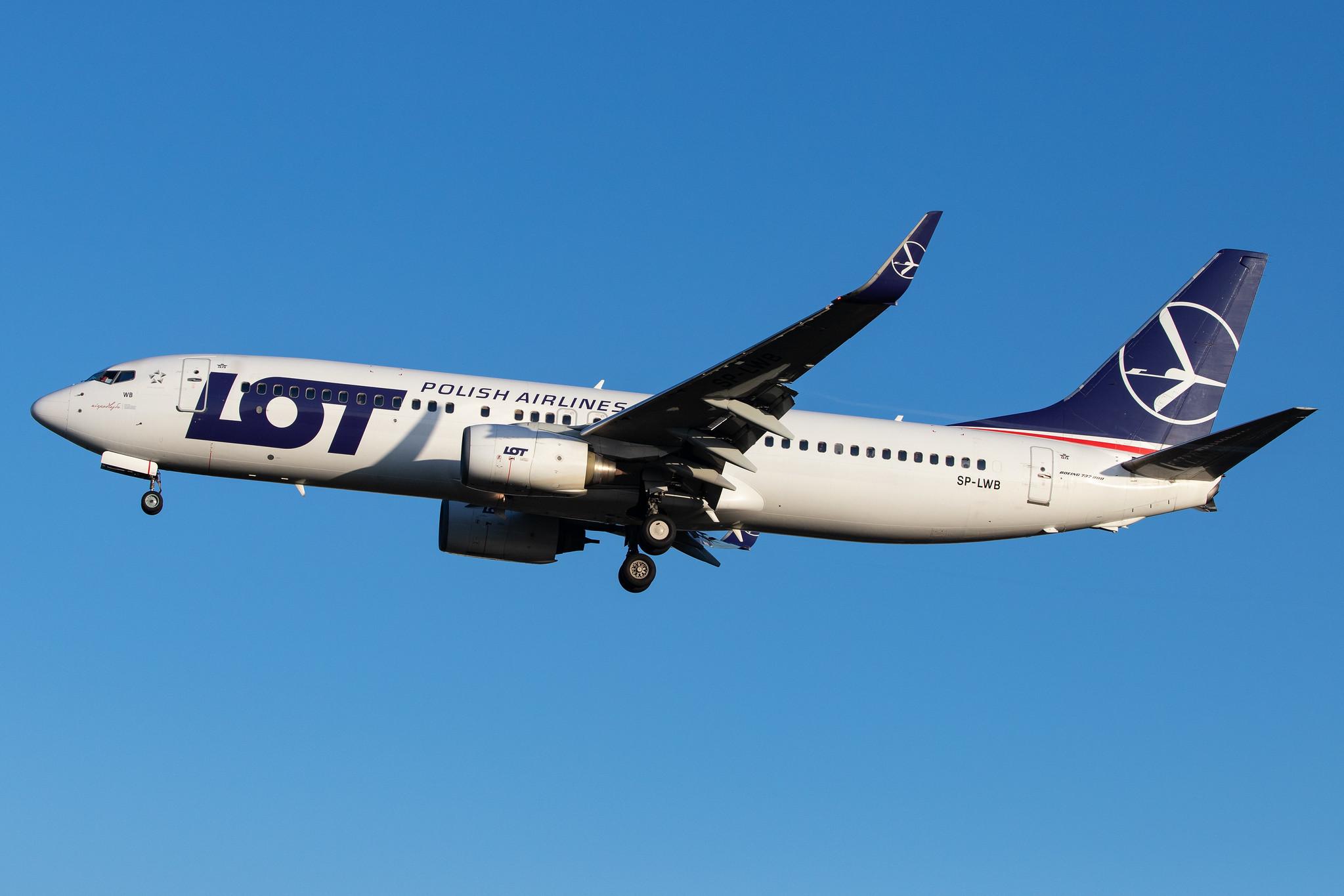 London Heathrow Airport: LOT (LO / LOT) |  Boeing 737-89P B738 | SP-LWB | MSN 32800