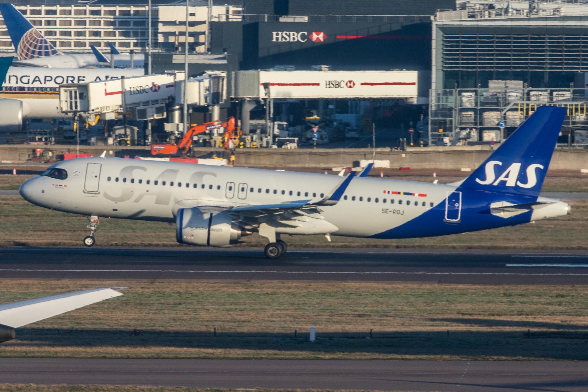 London Heathrow Airport: SAS (SK / SAS) |  Airbus A320-251N A20N | SE-ROJ | MSN 9312