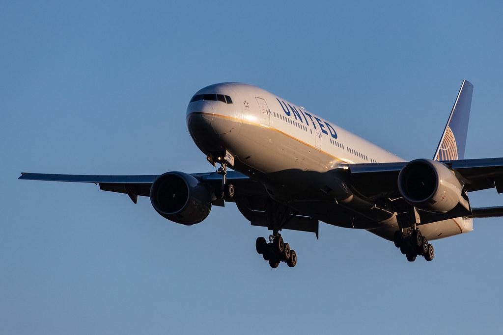 London Heathrow Airport: United Airlines (UA / UAL) |  Boeing 777-222(ER) B772 | N227UA | MSN 30555
