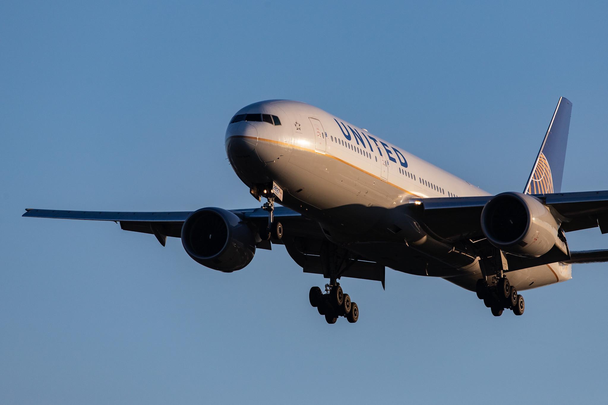London Heathrow Airport: United Airlines (UA / UAL) |  Boeing 777-222(ER) B772 | N227UA | MSN 30555