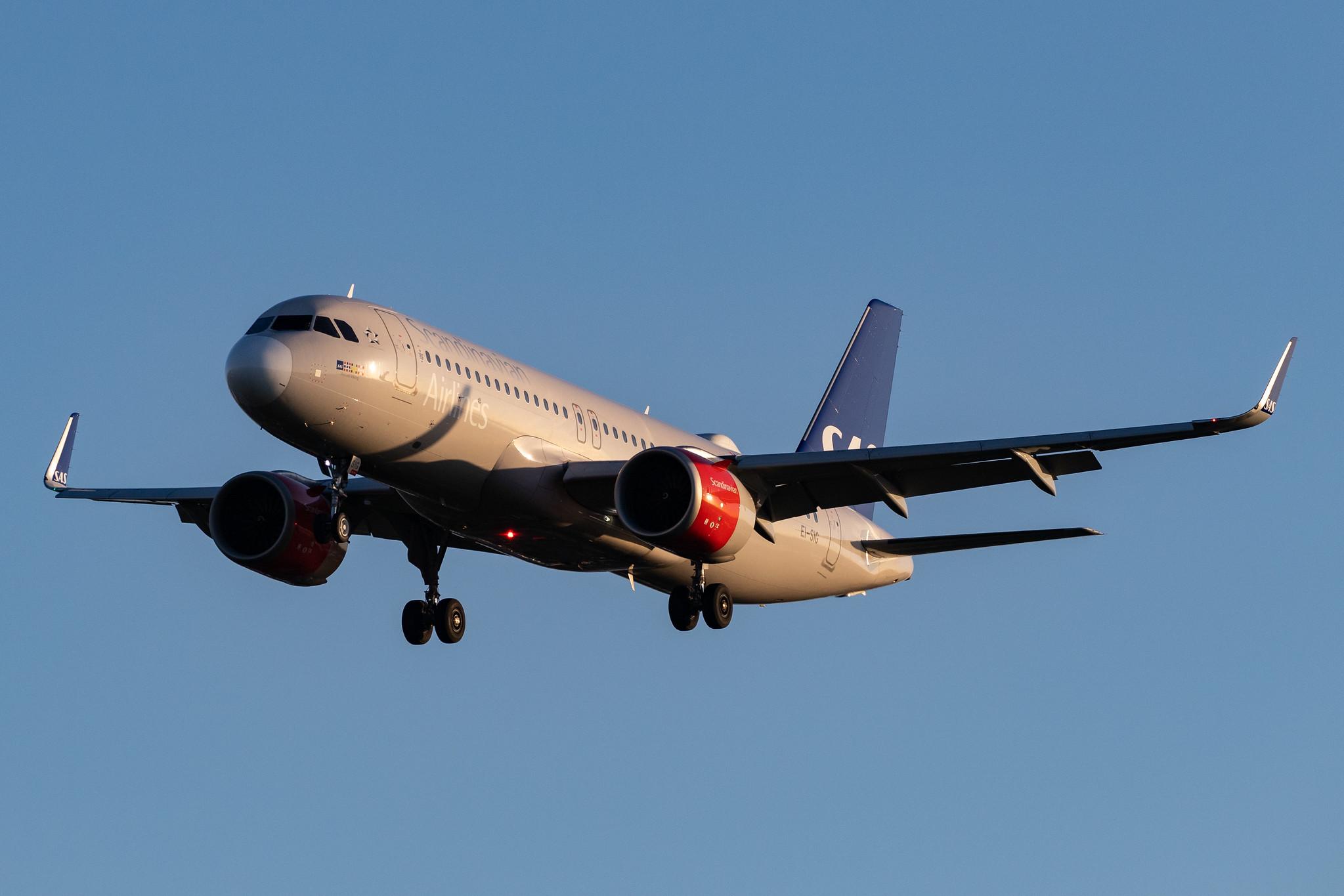 London Heathrow Airport: SAS (SK / SAS) | Operator: SAS Ireland |  Airbus A320-251N A20N | EI-SIG | MSN 8333