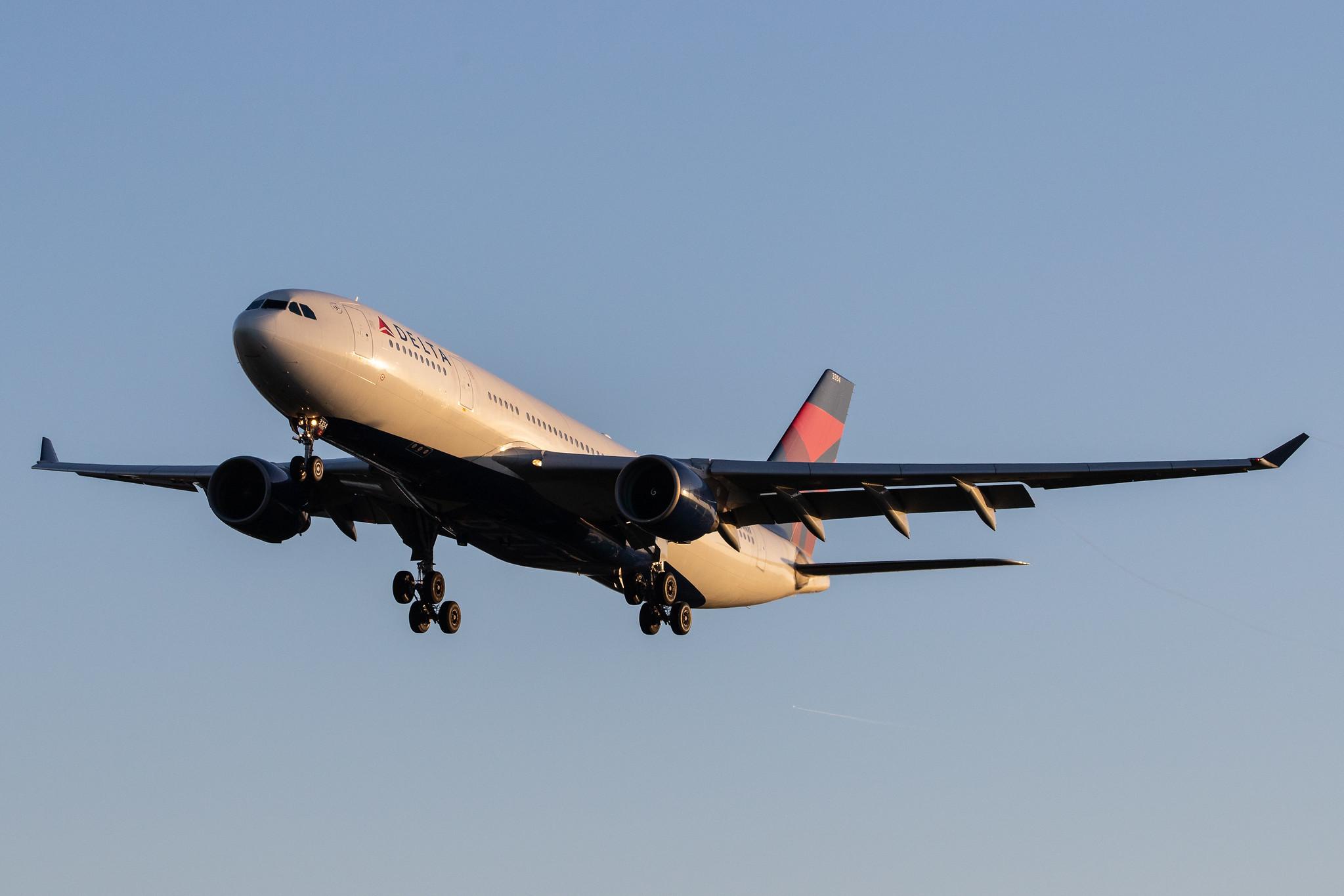 London Heathrow Airport: Delta Air Lines (DL / DAL) |  Airbus A330-223 A332 | N854NW | MSN 0620