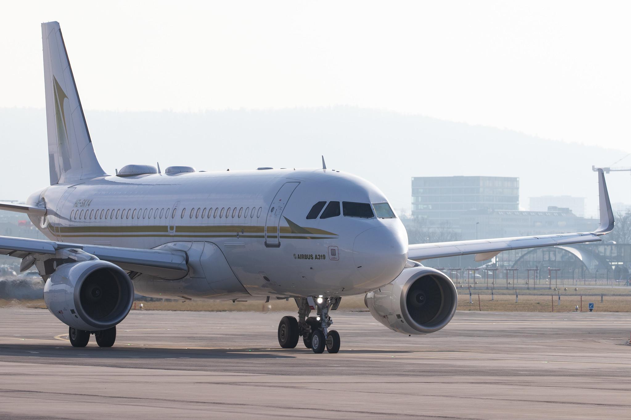 Flughafen Zürich: Sky Prime |  Airbus A319-115(CJ) A319 | HZ-SKY4 | MSN 6727