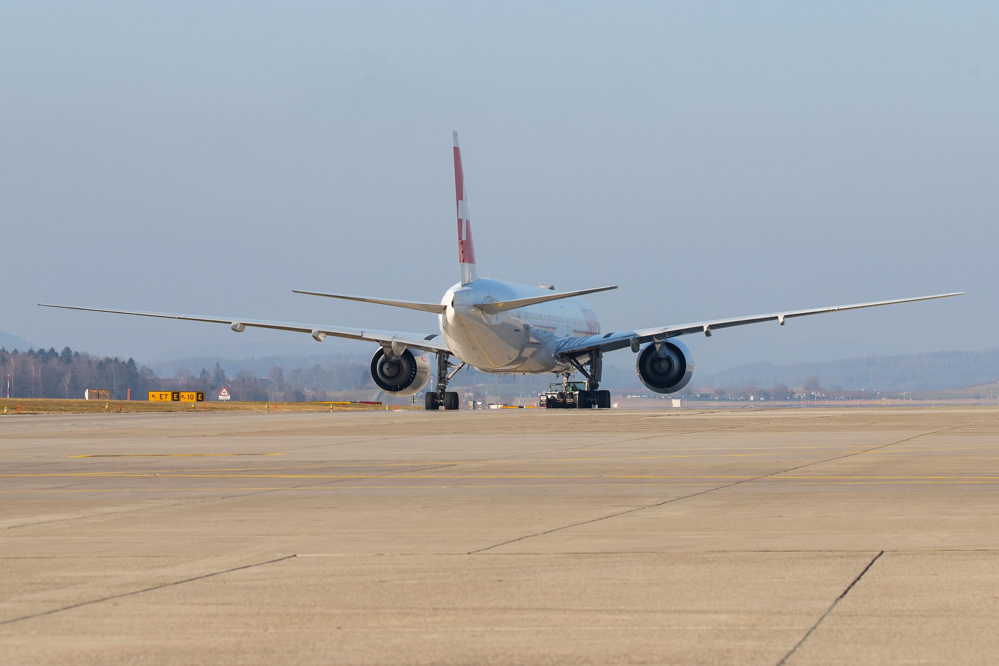 Flughafen Zürich: Swiss (LX / SWR) |  Boeing 777-3DE(ER) B77W | HB-JNA | MSN 44582