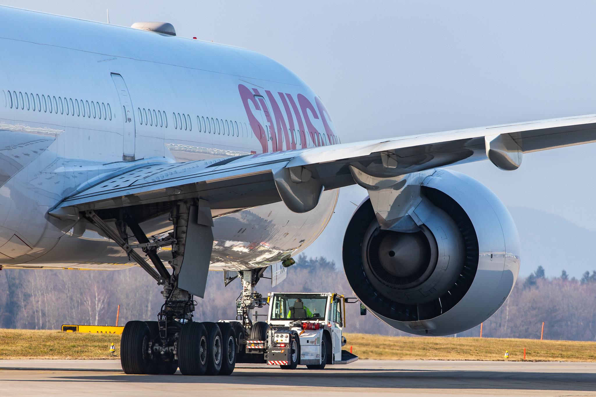 Flughafen Zürich: Swiss (LX / SWR) |  Boeing 777-3DE(ER) B77W | HB-JNA | MSN 44582