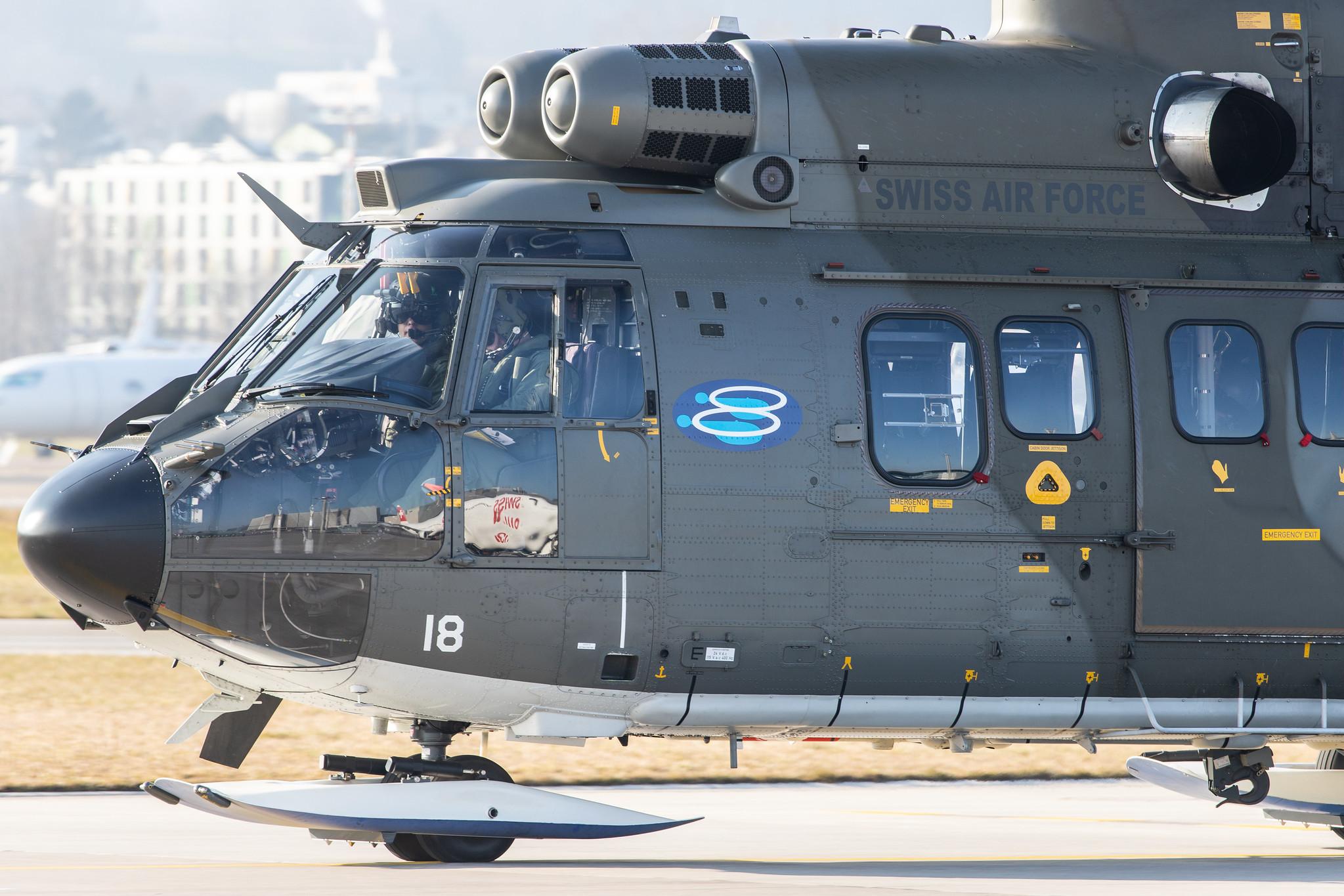 Flughafen Zürich: Swiss Air Force |  Eurocopter AS-532UL Cougar AS32 | T-318 | MSN 2340