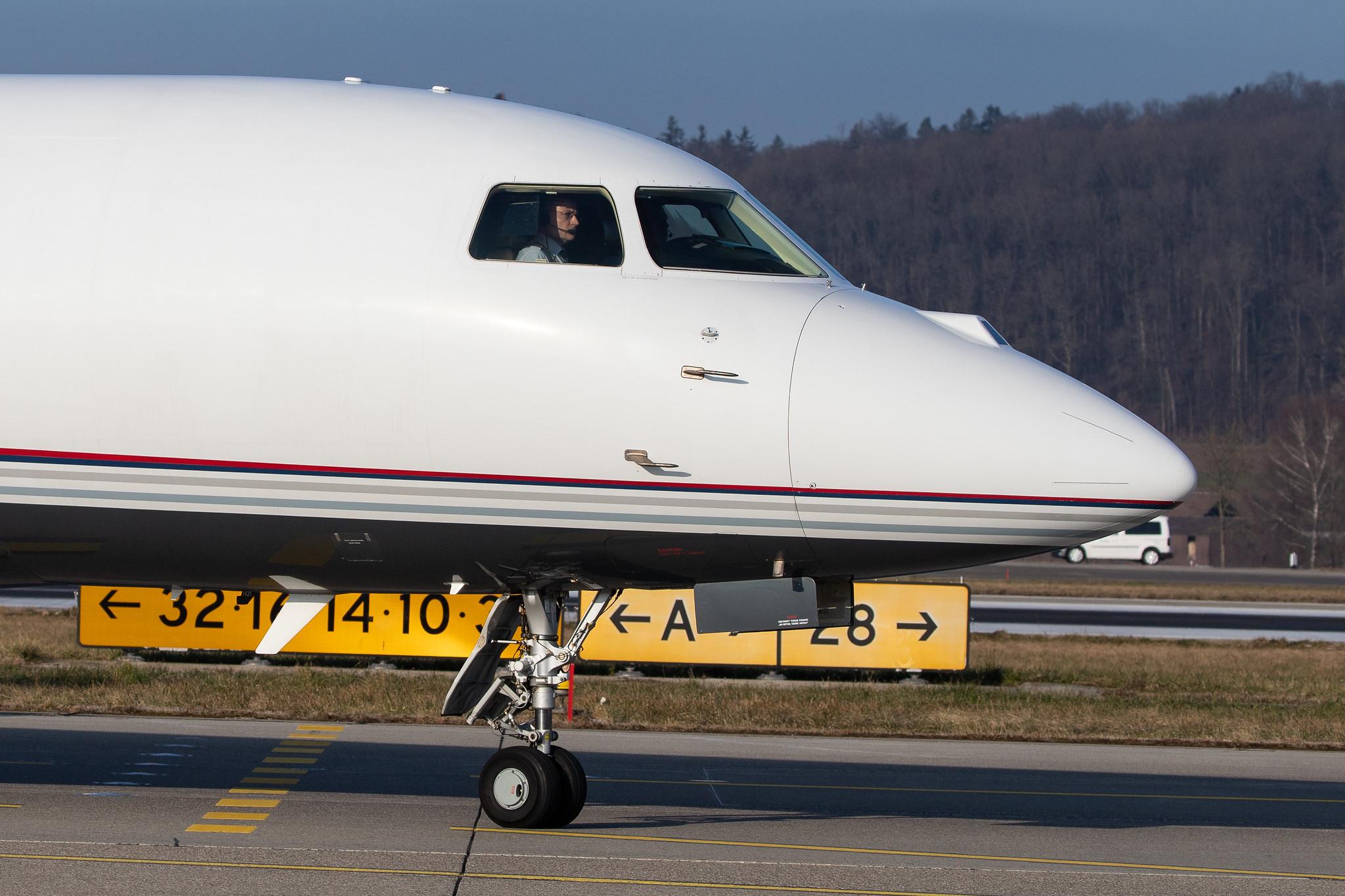 Flughafen Zürich: Air Alsie (6I / MMD) |  Dassault Falcon 7X FA7X | OY-RAB | MSN 078