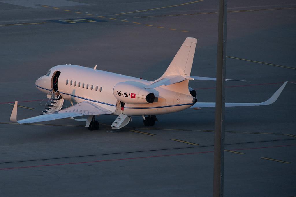 Flughafen Zürich: Cat Aviation |  Dassault Falcon 2000LX F2TH | HB-IBJ | MSN 340