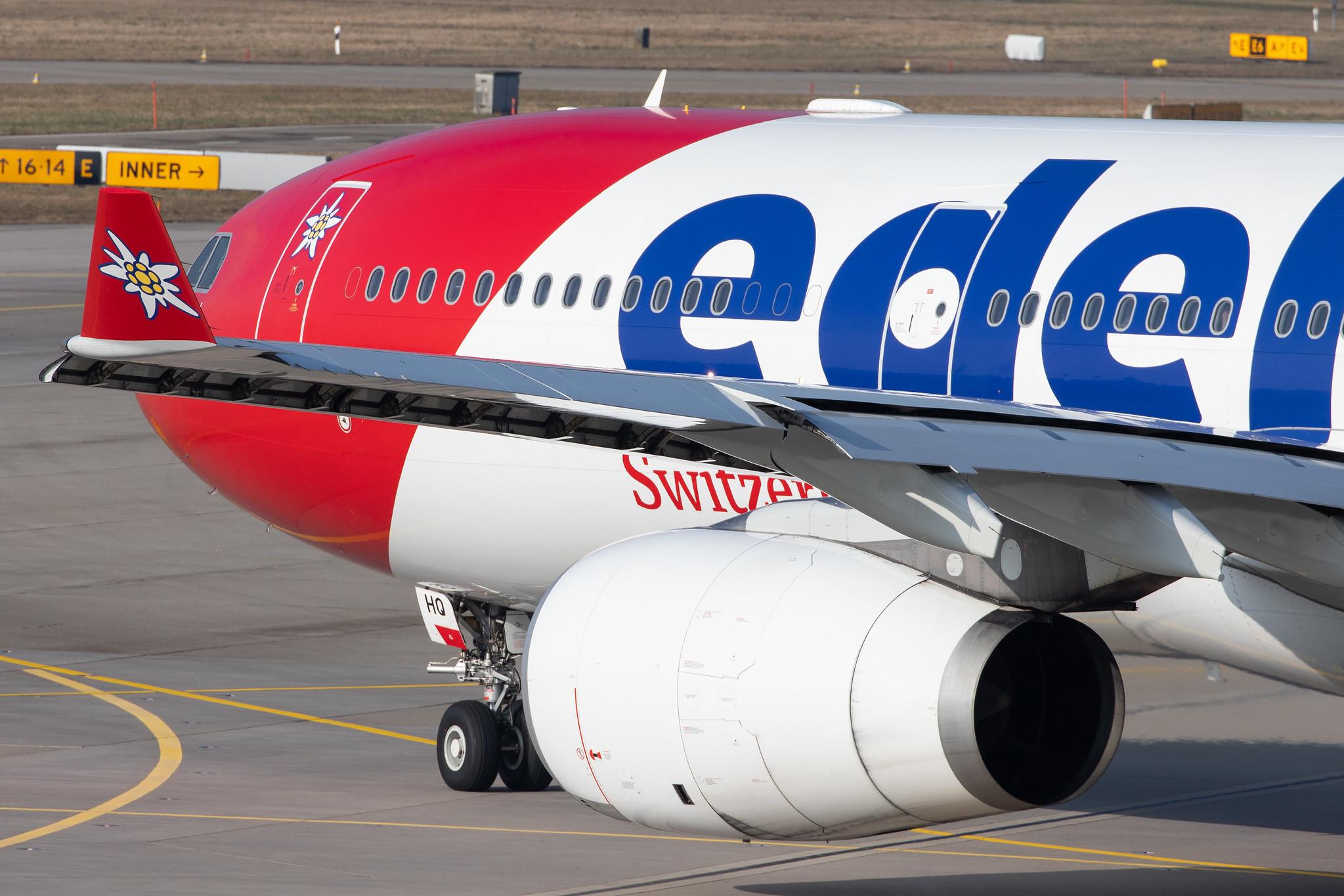 Flughafen Zürich: Edelweiss Air (WK / EDW) |  Airbus A330-343 A333 | HB-JHQ | MSN 1193
