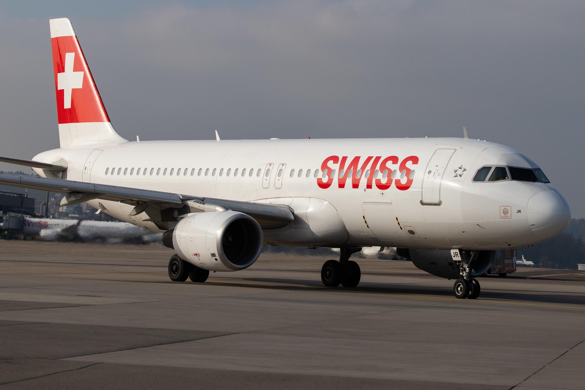 Flughafen Zürich: Swiss (LX / SWR) |  Airbus A320-214 A320 | HB-IJR | MSN 0703